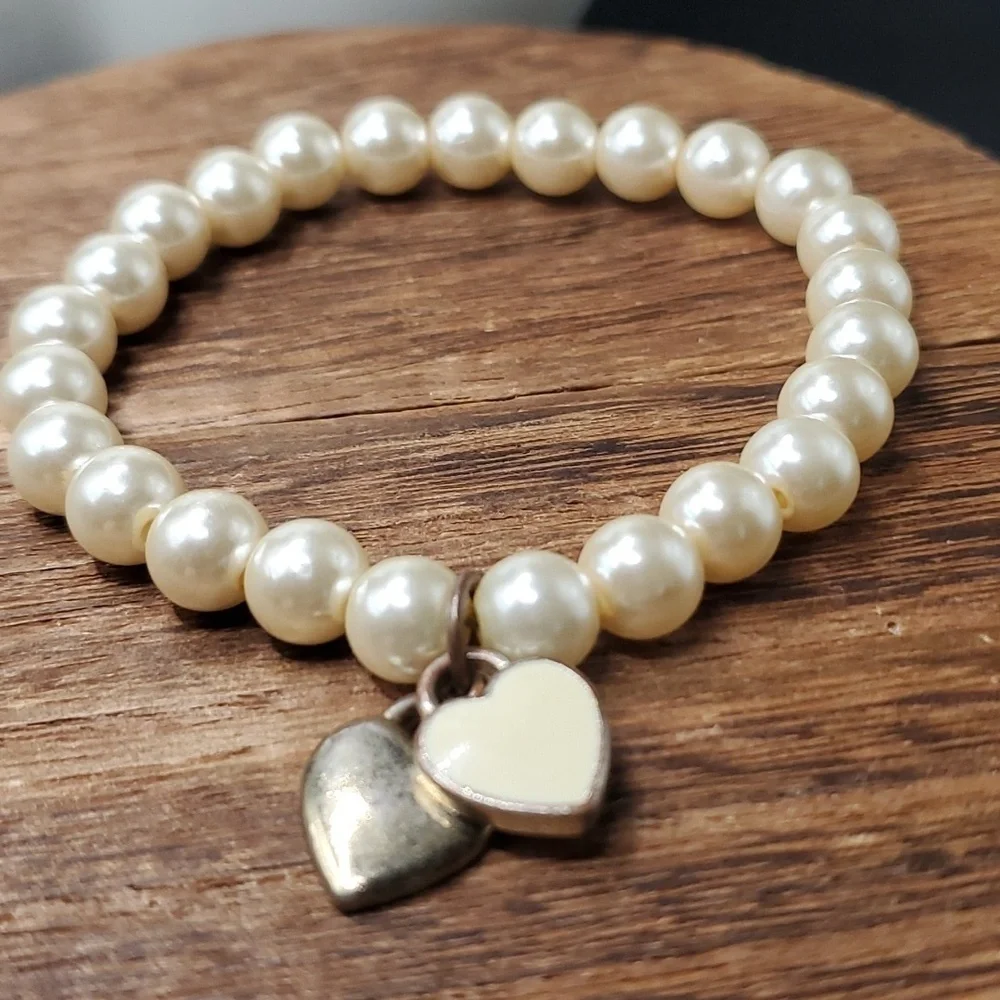 Heirloom Romantic‎ Pearl Heart Bracelet  B3202